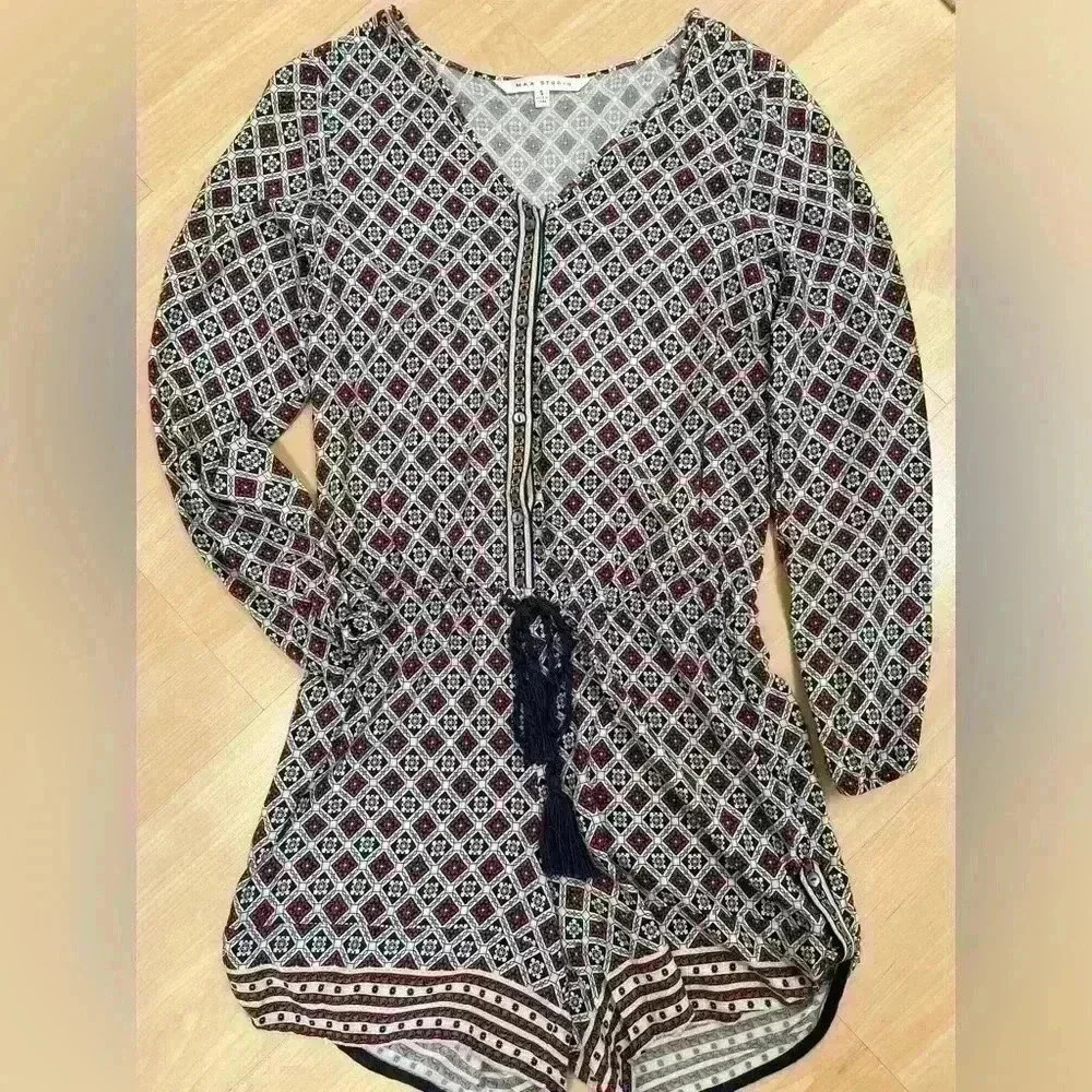 Max Studio Women’s S Long Sleeve Romper Short One Piece Great For Europe/Cruise
